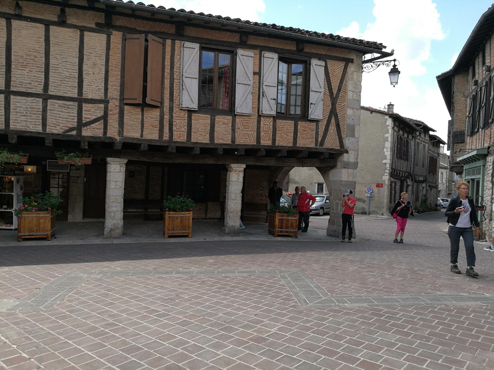 Castelnau de montmiral